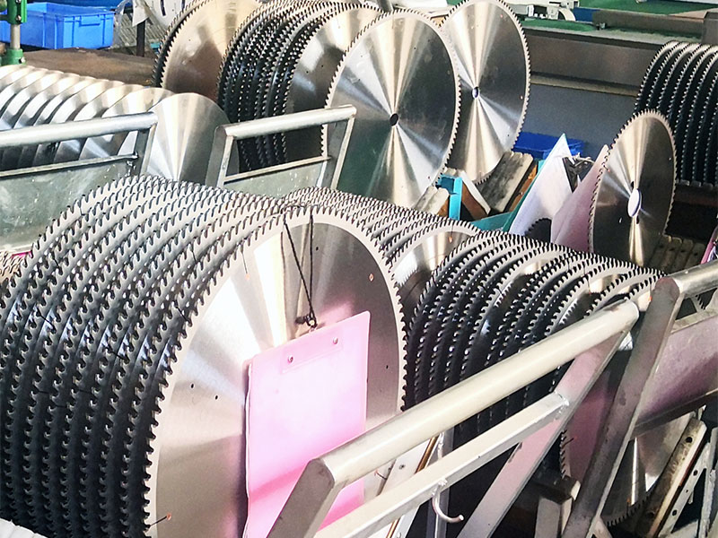 如何：打磨木材